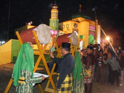 Pukul Beduk
(Photo: pariwisatalingga)